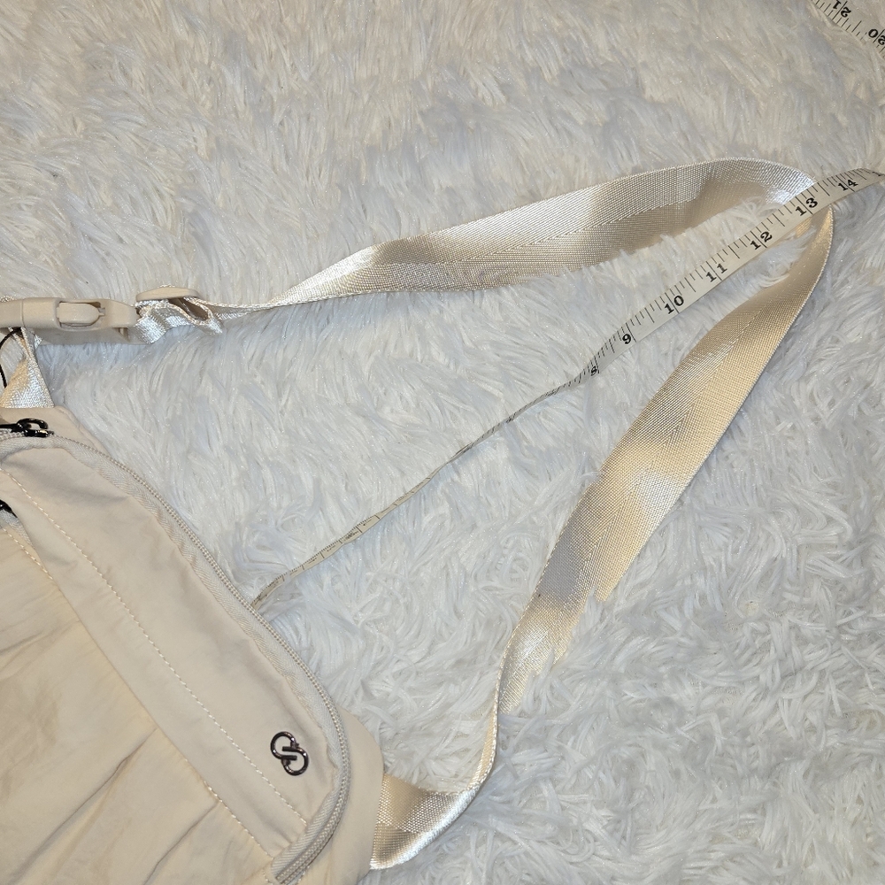 Calia By Carrie Underwood Textured Waist Pack - Picture 5 of 8